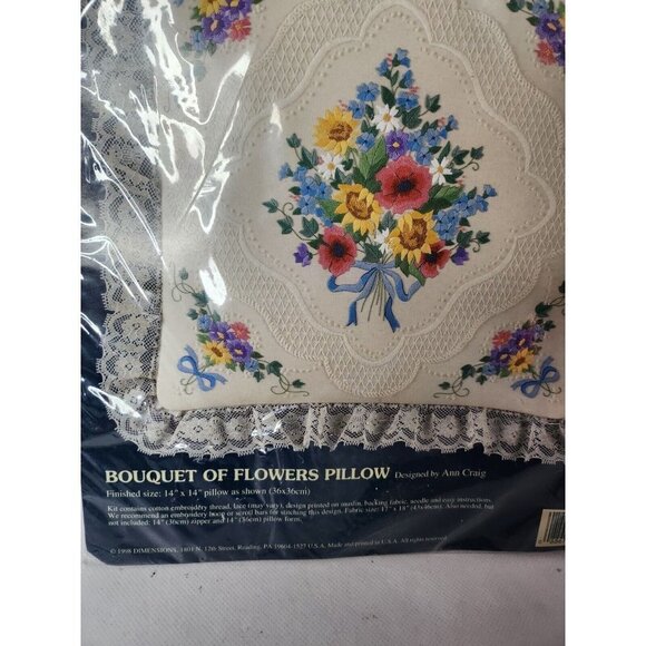 Vintage Sunset Crewel Embroidery Kit Bouquet Of Flowers Pillow 14 x 14 New RARE - Picture 3 of 5